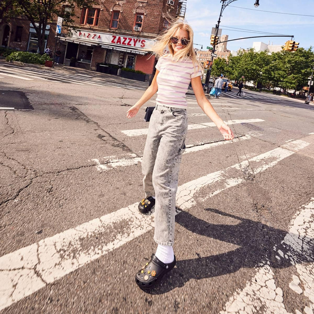 Crocs Unisex-Adult Classic Clogs, Black, 9 Women/7 Men